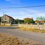 Three-bedroom In Vinovo Donje Holiday home