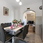 Three-bedroom In Vinovo Donje *