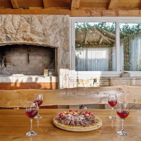 Three-bedroom In Vinovo Donje * Donje Vinovo