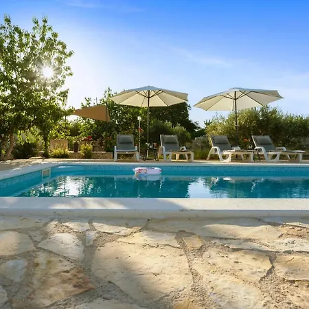 Three-bedroom In Vinovo Donje Tatil Evi *