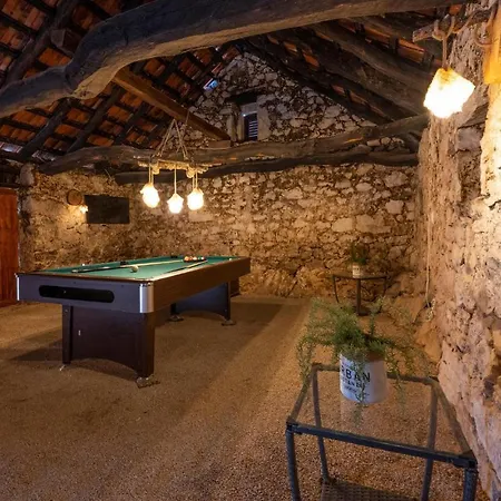 Three-bedroom In Vinovo Donje * Donje Vinovo