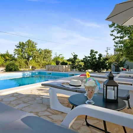 Three-bedroom In Vinovo Donje * Donje Vinovo