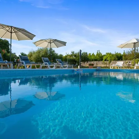 Three-bedroom In Vinovo Donje Tatil Evi