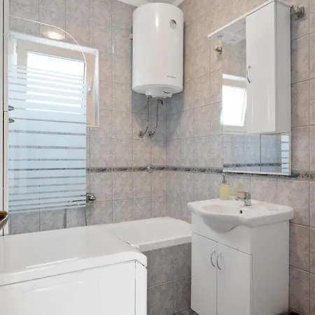 Three-bedroom In Vinovo Donje *