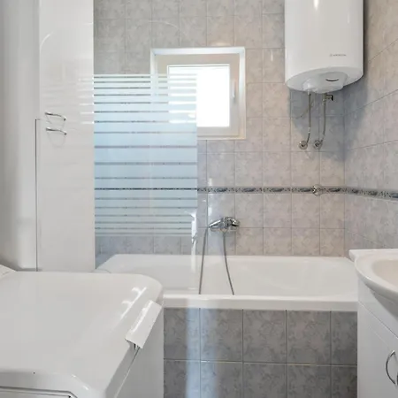 Tatil Evi Three-bedroom In Vinovo Donje