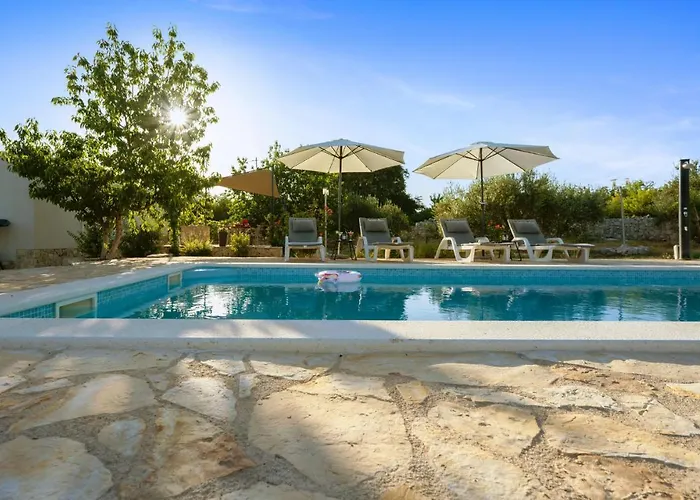 Three-bedroom In Vinovo Donje Vakantiehuis *