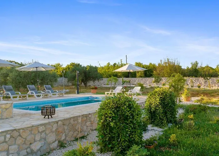 Vakantiehuis Three-bedroom In Vinovo Donje *