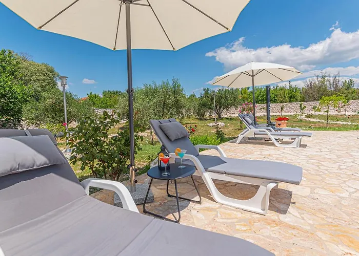 Three-bedroom In Vinovo Donje *