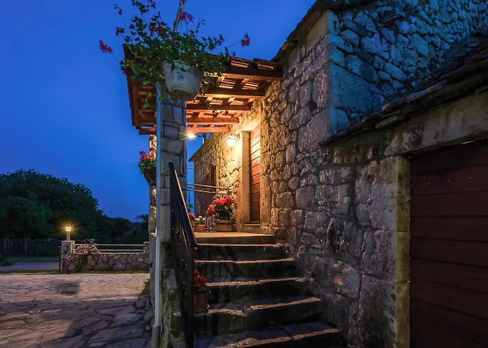 Three-bedroom In Vinovo Donje *