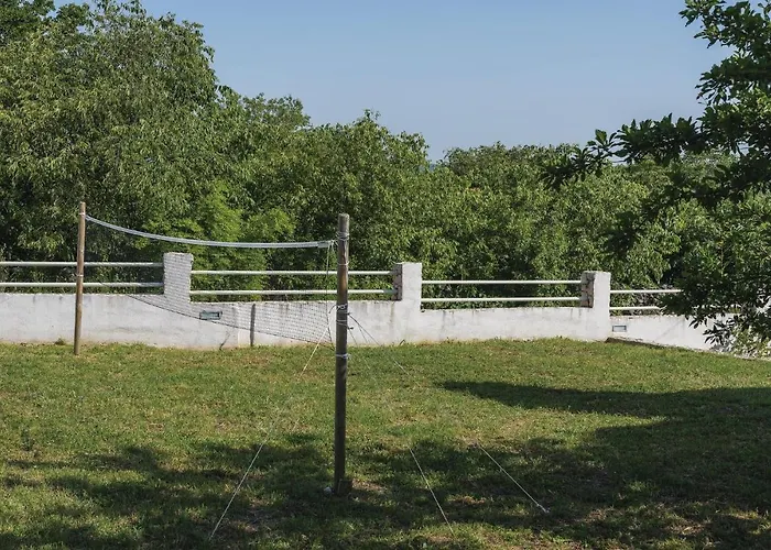 Three-bedroom In Vinovo Donje Vakantiehuis Donje Vinovo