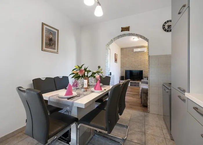 Three-bedroom In Vinovo Donje *