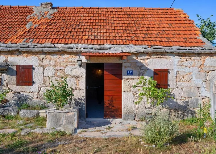 Vakantiehuis Three-bedroom In Vinovo Donje