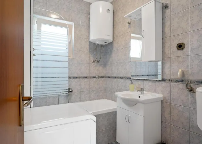 Three-bedroom In Vinovo Donje *