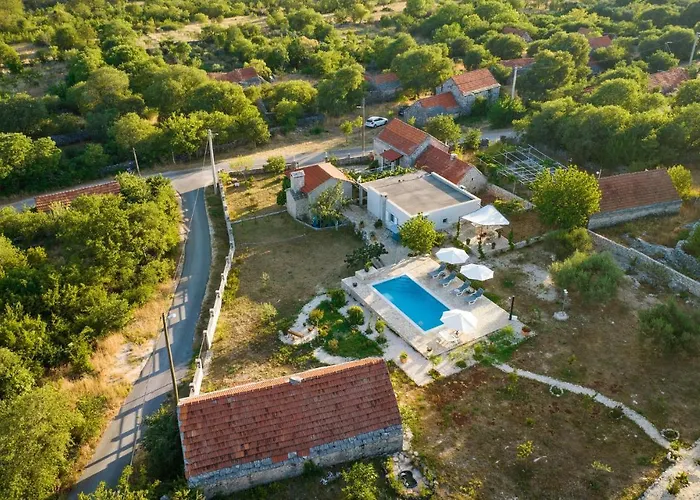 Three-bedroom In Vinovo Donje * Donje Vinovo